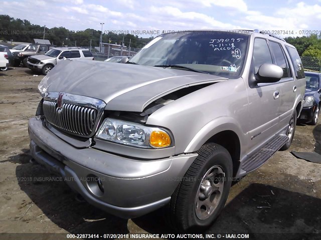 5LMFU28A3YLJ39095 - 2000 LINCOLN NAVIGATOR 米色 照片 2
