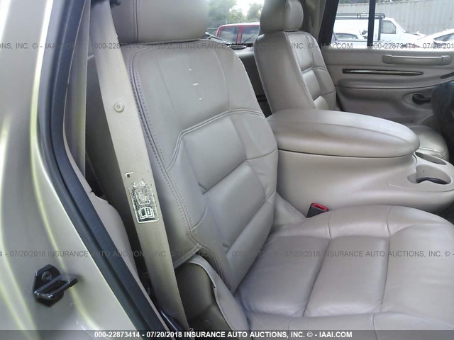 5LMFU28A3YLJ39095 - 2000 LINCOLN NAVIGATOR 米色 照片 8