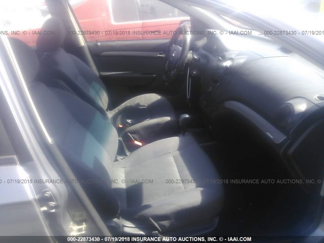 KL1TD56668B271341 - 2008 CHEVROLET AVEO LS SILVER photo 5