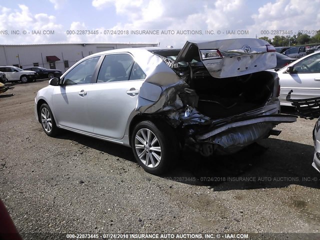 4T4BF1FK8CR234911 - 2012 TOYOTA CAMRY SE/LE/XLE SILVER photo 3