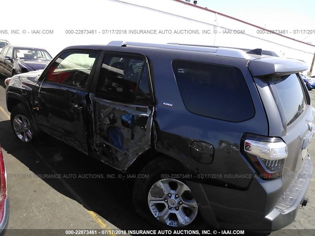 JTEBU5JR2G5346342 - 2016 TOYOTA 4RUNNER SR5 PREM/LTDL/TRAIL/TRD GRAY photo 3