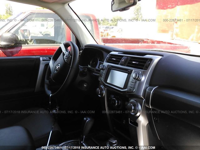 JTEBU5JR2G5346342 - 2016 TOYOTA 4RUNNER SR5 PREM/LTDL/TRAIL/TRD GRAY photo 5