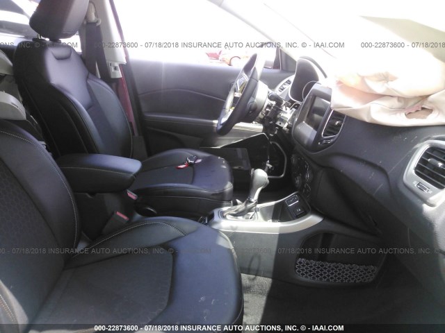 3C4NJCBB5HT611465 - 2017 JEEP COMPASS LATITUDE 红色 照片 5