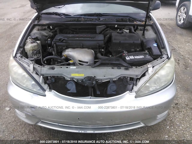 4T1BE32K25U050999 - 2005 TOYOTA CAMRY LE/XLE/SE SILVER photo 10