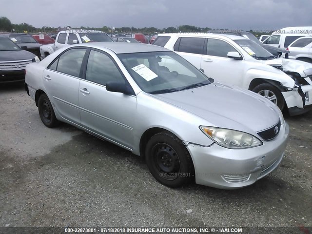 4T1BE32K25U050999 - 2005 TOYOTA CAMRY LE/XLE/SE SILVER photo 6