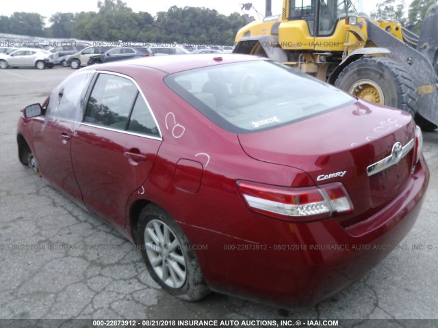 4T4BF3EK3BR103610 - 2011 TOYOTA CAMRY SE/LE/XLE წითელი ფოტო 3