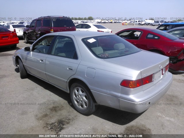 4T1BF22K4YU100314 - 2000 TOYOTA CAMRY LE/XLE SILVER photo 3