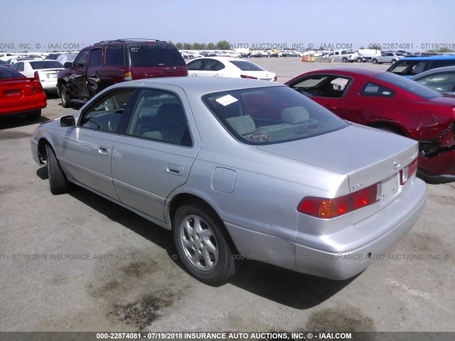 4T1BF22K4YU100314 - 2000 TOYOTA CAMRY LE/XLE 银色 照片 3