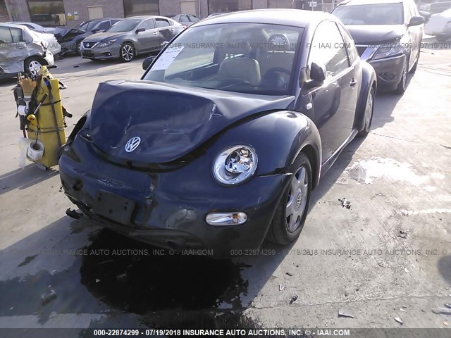 3VWDD21C8YM443707 - 2000 VOLKSWAGEN NEW BEETLE GLX 蓝色 照片 2