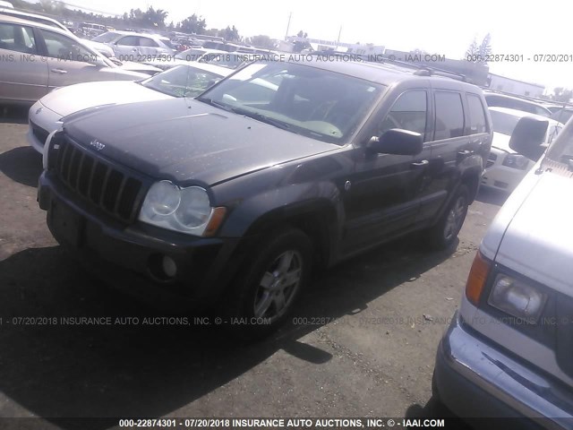 1J4HR48N45C552424 - 2005 JEEP GRAND CHEROKEE LAREDO/COLUMBIA/FREEDOM 灰色 照片 2