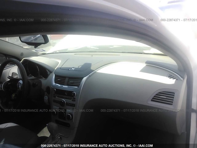 1G1ZB5EB8AF271355 - 2010 CHEVROLET MALIBU LS თეთრი ფოტო 5