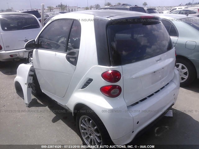 WMEEJ3BA1DK701779 - 2013 SMART FORTWO PURE/PASSION WHITE photo 3