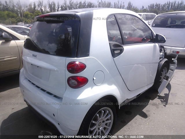 WMEEJ3BA1DK701779 - 2013 SMART FORTWO PURE/PASSION WHITE photo 4