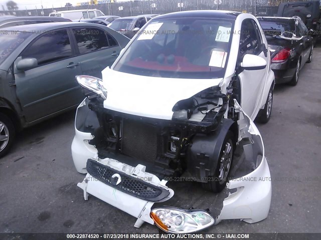 WMEEJ3BA1DK701779 - 2013 SMART FORTWO PURE/PASSION WHITE photo 6