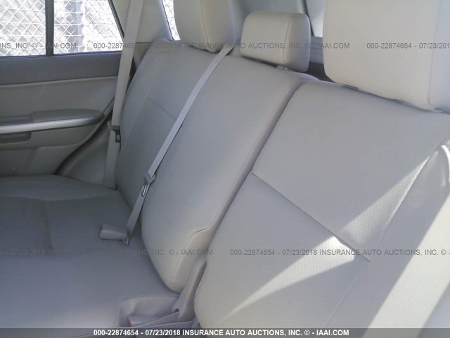 JS3TE0D74B4100153 - 2011 SUZUKI GRAND VITARA JLX WHITE photo 8