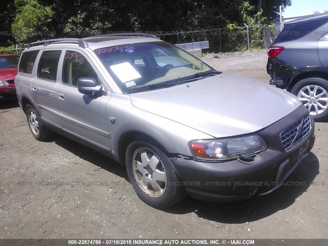 YV1SZ58D711032842 - 2001 VOLVO V70 XC GOLD photo 1