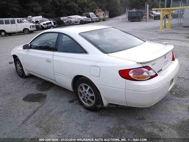 2T1CE22P72C012689 - 2002 TOYOTA CAMRY SOLARA SE WHITE photo 3