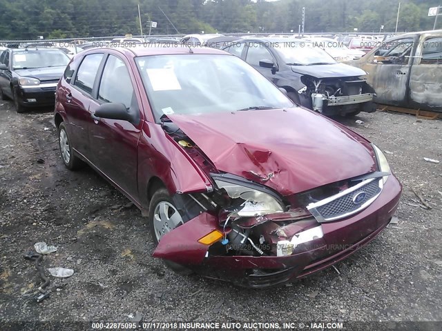 3FAFP37N85R117900 - 2005 FORD FOCUS ZX5 RED photo 6