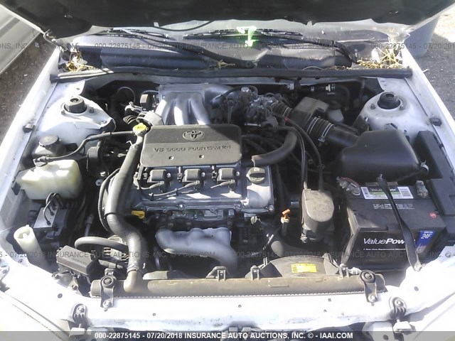 JT2BF28K2W0100126 - 1998 TOYOTA CAMRY LE/XLE WHITE photo 10