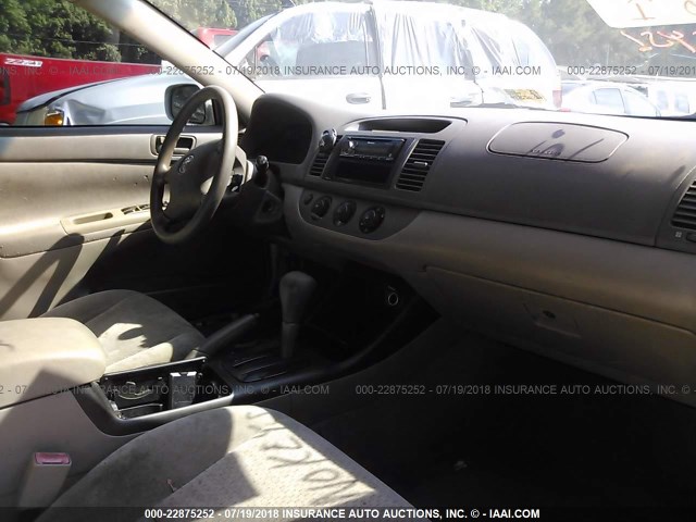 4T1BE32K22U039514 - 2002 TOYOTA CAMRY LE/XLE/SE 白色 照片 5