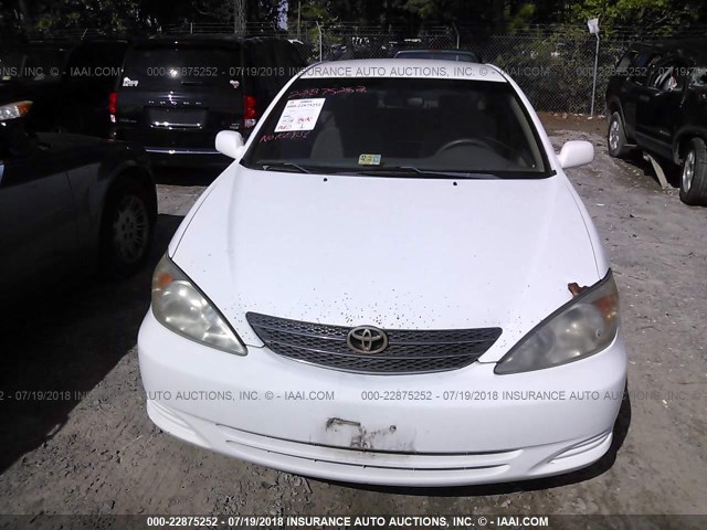 4T1BE32K22U039514 - 2002 TOYOTA CAMRY LE/XLE/SE 白色 照片 6