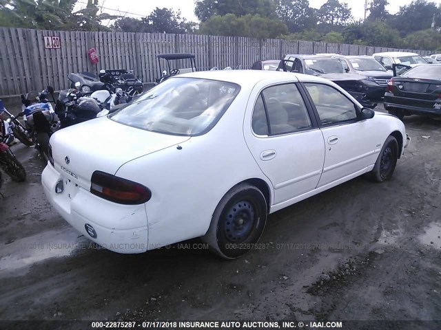 1N4BU31D9RC152246 - 1994 NISSAN ALTIMA XE/GXE/SE/GLE WHITE photo 4