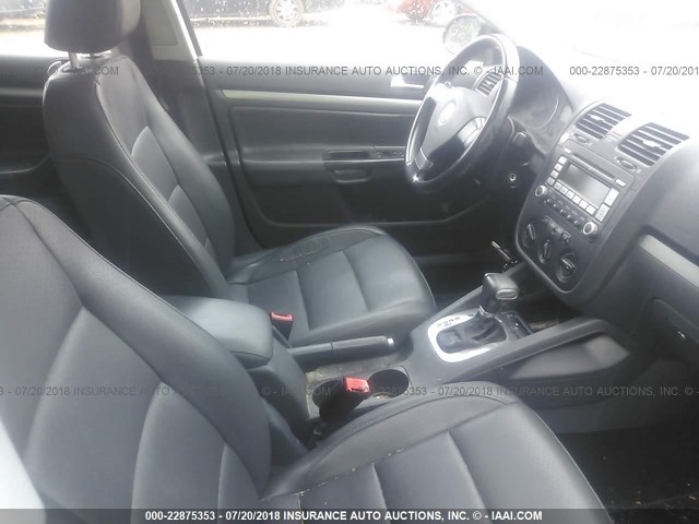 3VWRJ71K68M184797 - 2008 VOLKSWAGEN JETTA WOLFSBURG 黑色 照片 5