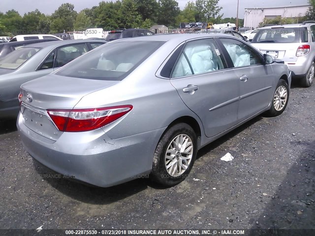 4T4BF1FK4GR562767 - 2016 TOYOTA CAMRY LE/XLE/SE/XSE 灰色 照片 4