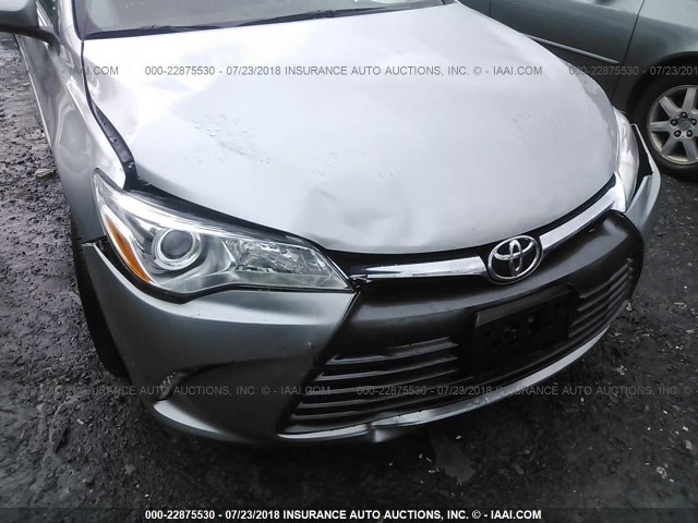 4T4BF1FK4GR562767 - 2016 TOYOTA CAMRY LE/XLE/SE/XSE 灰色 照片 6