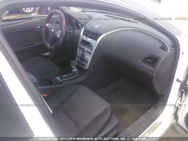 1G1ZC5E07AF183974 - 2010 CHEVROLET MALIBU 1LT თეთრი ფოტო 5