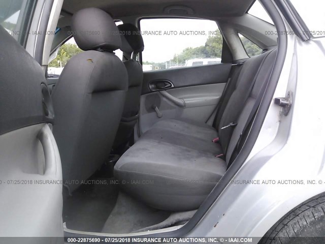 1FAFP34N67W230216 - 2007 FORD FOCUS ZX4/S/SE/SES 银色 照片 8