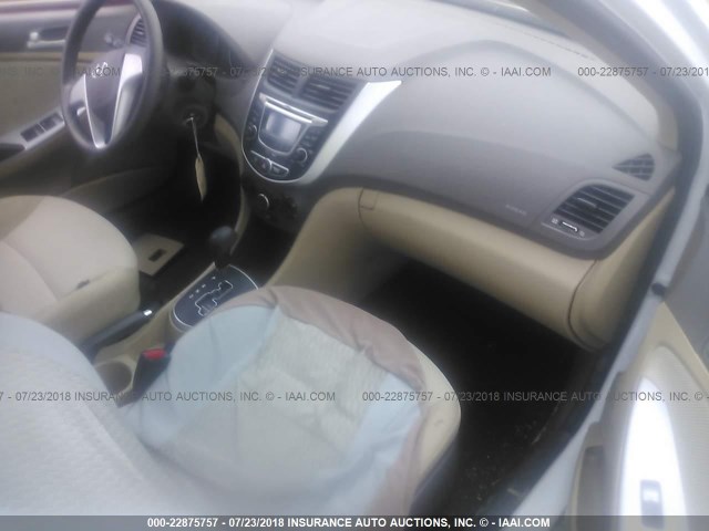 KMHCT4AE0CU047673 - 2012 HYUNDAI ACCENT GLS/GS WHITE photo 5