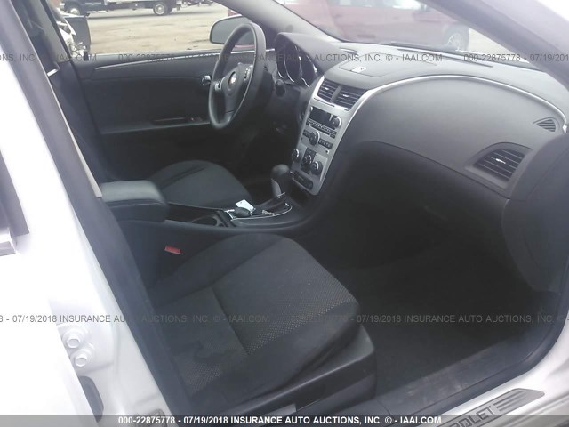 1G1ZC5E00CF363932 - 2012 CHEVROLET MALIBU 1LT WHITE photo 5