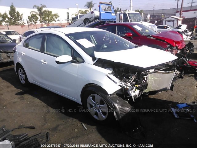 3KPFL4A71JE261585 - 2018 KIA FORTE LX/S WHITE photo 1