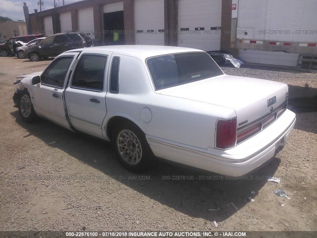 1LNLM81W8VY736370 - 1997 LINCOLN TOWN CAR EXECUTIVE Белый фото 3