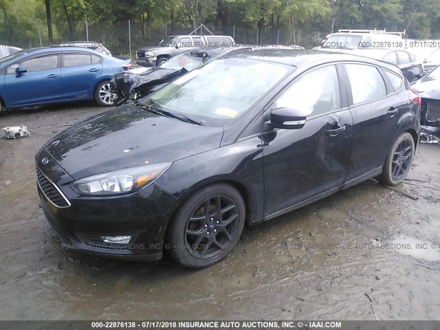 1FADP3K28GL302499 - 2016 FORD FOCUS SE BLACK photo 2