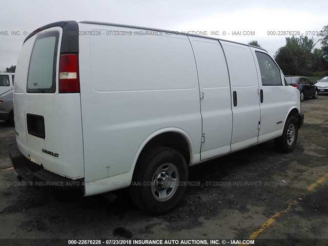 1GCHG35VX61257996 - 2006 CHEVROLET EXPRESS G3500  WHITE photo 4