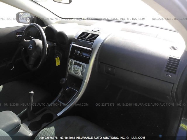 JTKDE177650018983 - 2005 TOYOTA SCION TC 灰色 照片 5