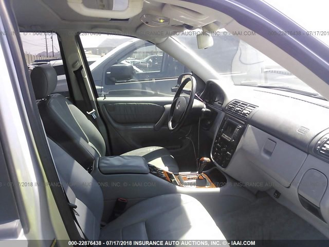 4JGAB72E2YA220984 - 2000 MERCEDES-BENZ ML 430 银色 照片 5