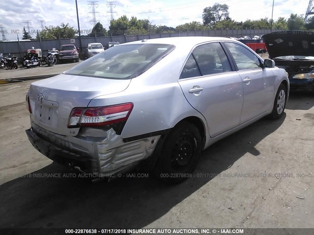 4T4BF3EKXBR136524 - 2011 TOYOTA CAMRY SE/LE/XLE SILVER photo 4