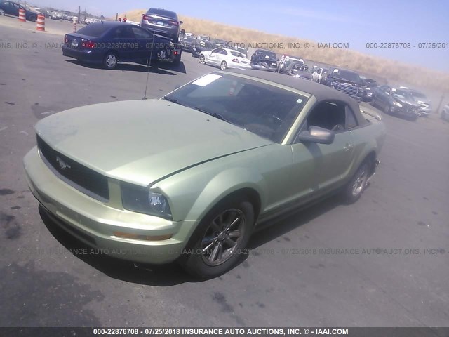 1ZVFT84N365127744 - 2006 FORD MUSTANG GREEN photo 2