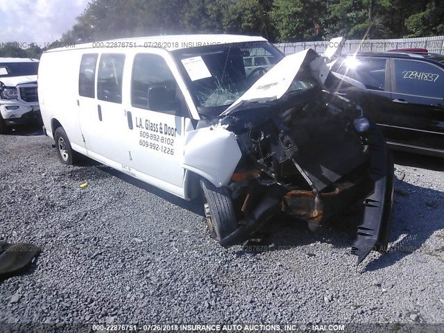 1GCHG39K781118735 - 2008 CHEVROLET EXPRESS G3500  WHITE photo 1