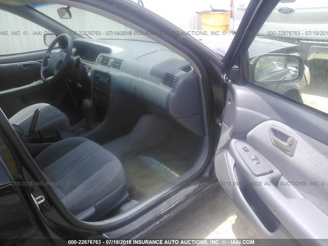 4T1BG22K7YU682910 - 2000 TOYOTA CAMRY CE/LE/XLE 黑色 照片 5