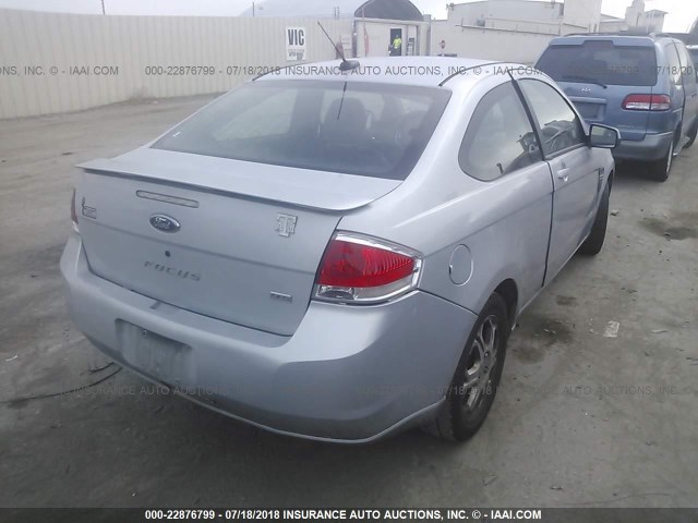 1FAHP33NX8W232532 - 2008 FORD FOCUS SE/SEL/SES SILVER photo 4