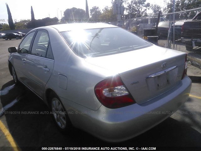 4T1BE32K93U239033 - 2003 TOYOTA CAMRY LE/XLE/SE 银色 照片 3