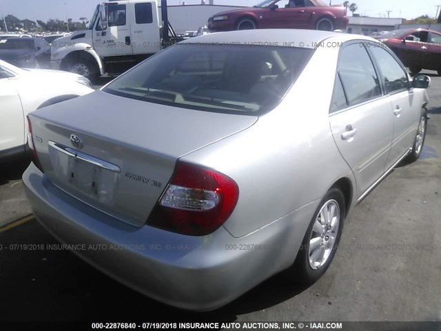 4T1BE32K93U239033 - 2003 TOYOTA CAMRY LE/XLE/SE 银色 照片 4