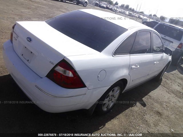 1FAFP27135G175038 - 2005 FORD FIVE HUNDRED SEL WHITE photo 4