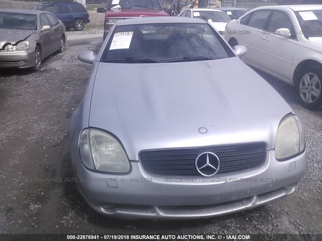 WDBKK47F8XF142526 - 1999 MERCEDES-BENZ SLK SILVER photo 6