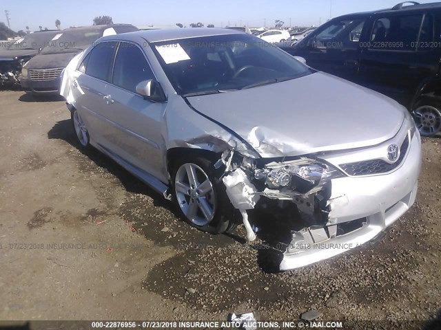 4T1BF1FK9DU283420 - 2013 TOYOTA CAMRY L/SE/LE/XLE 银色 照片 1