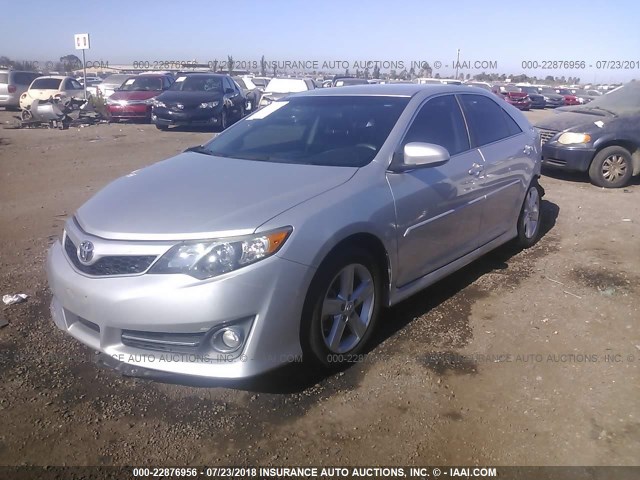 4T1BF1FK9DU283420 - 2013 TOYOTA CAMRY L/SE/LE/XLE 银色 照片 2